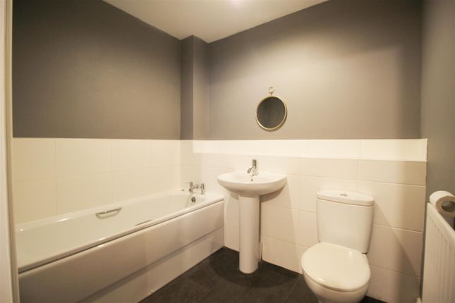 Bathroom.Jpg