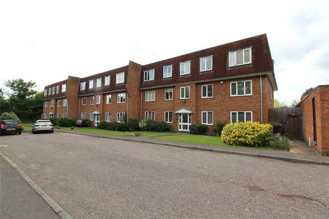 Flat to rent in Gridiron Place, Upminster