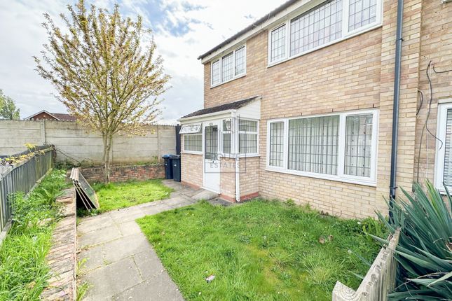 End terrace house to rent in Auckland Close, Enfield