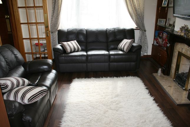 Terraced house to rent in Ripon Road, Woolwich, London