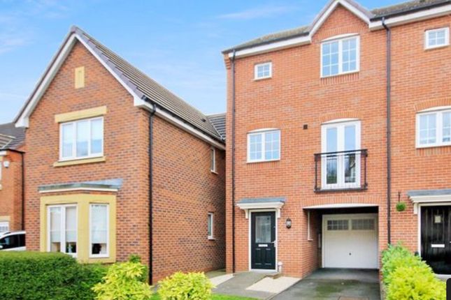 3-bed house on 5, Stone, £1,350/mo