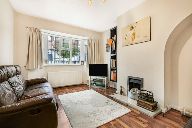 2, Wiltshire Gardens, Twickenham photo 2