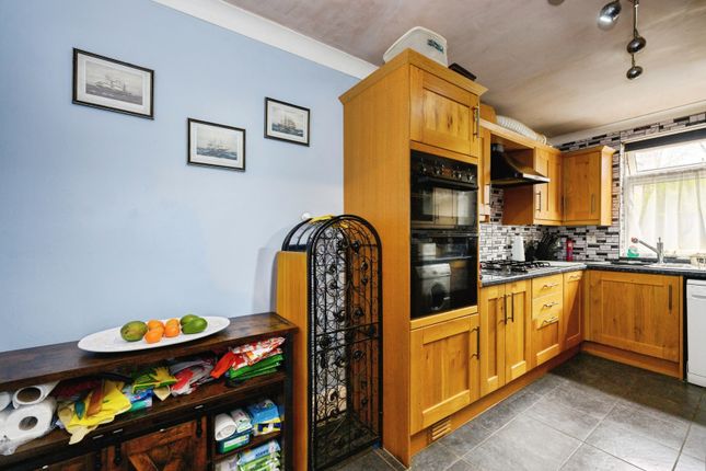 5 Ringstead Court,, Ringstead Road, Sutton photo 4