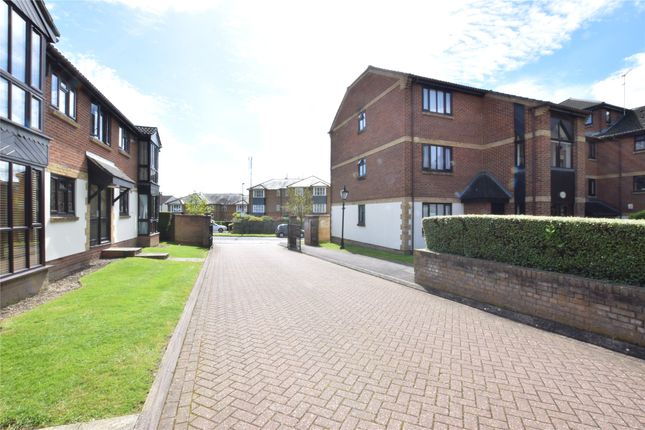Flat for sale in Kirk Rise, Sutton