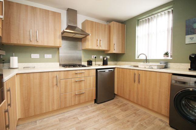 27a, Hawthorn Drive, Thornton-Cleveleys photo 3