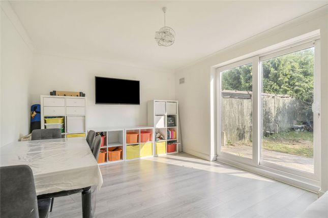 23, Rutherwyk Road, Surrey photo 4