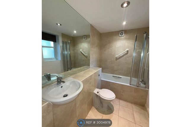 Apartment, The Old School House Lodge St, Bradford photo 3