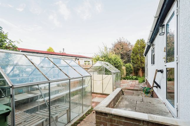 Mobile/park home for sale in The Avenue, Shillingford Hill, Wallingford