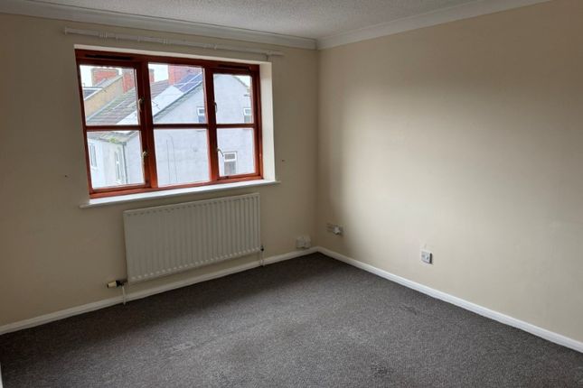 9 Rugby Court, Grantham photo 3