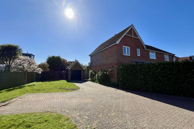 3-bed house on 41, Bramley Way, Kings Hill, £495,000