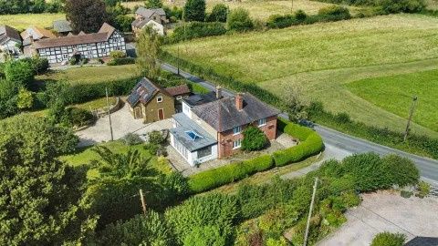 4 Bedroom Property With Land