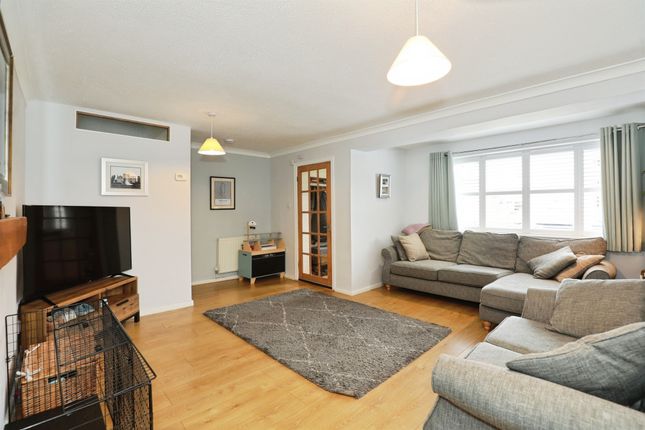 6, Pear Tree Drive, Northwich photo 3