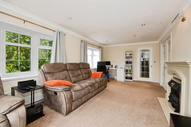 2, The Laurels, Half Moon Lane, Luton photo 4