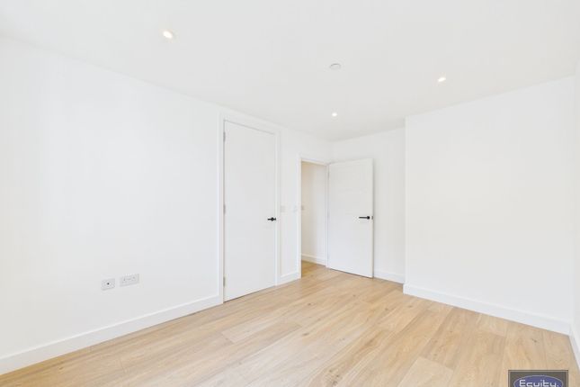 Flat 35, Heather Court, Sidcup photo 3