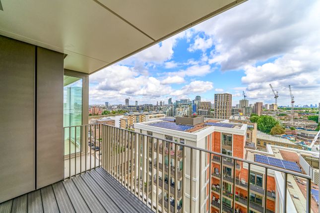 Thumbnail Flat to rent in York Place, London