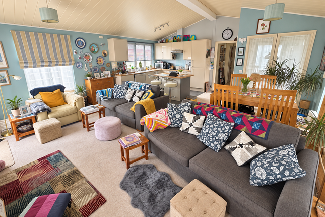 Lazy Otter Meadows,40, Cambridge Road, Ely photo 2