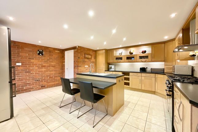 1 Walton Bank, Stafford photo 3