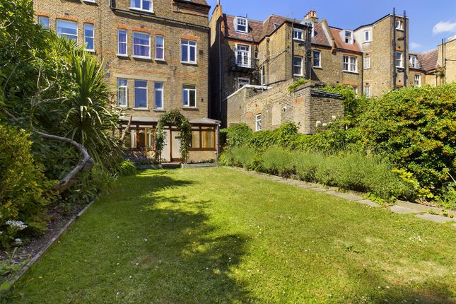 Greencroft Gardens, London photo 2