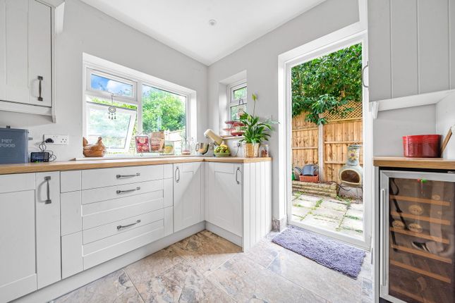 Lindens, Cranmore Lane, West Horsley photo 4