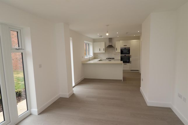 71, Blenheim Avenue, Brough photo 3