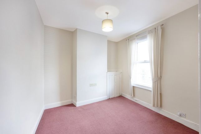 108, Naunton Crescent, Cheltenham photo 4