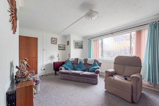 5 Bevan Close, Caerphilly photo 4
