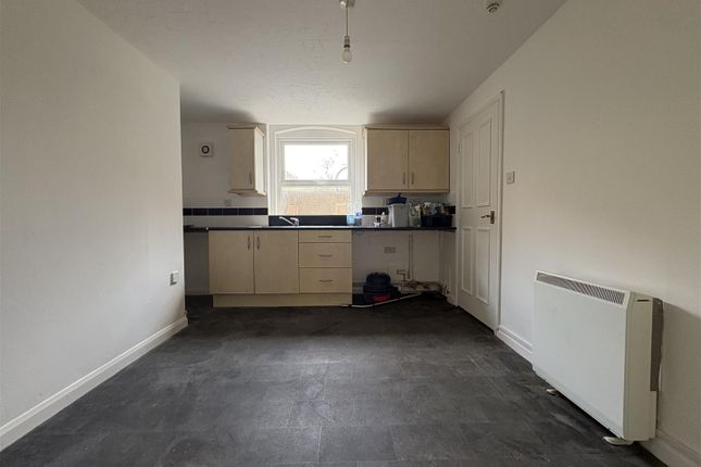 Flat 1, 10, Waterloo Road, Lowestoft photo 5