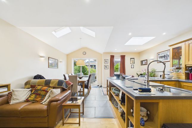 94 Water Road, Reading photo 2