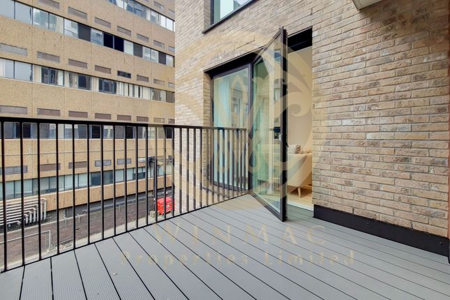 11 Broxburn House, London photo 4