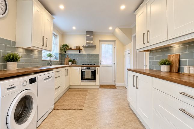 19, Bosmore Road, Bedfordshire photo 4