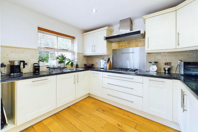 60, North Place, Teddington photo 2