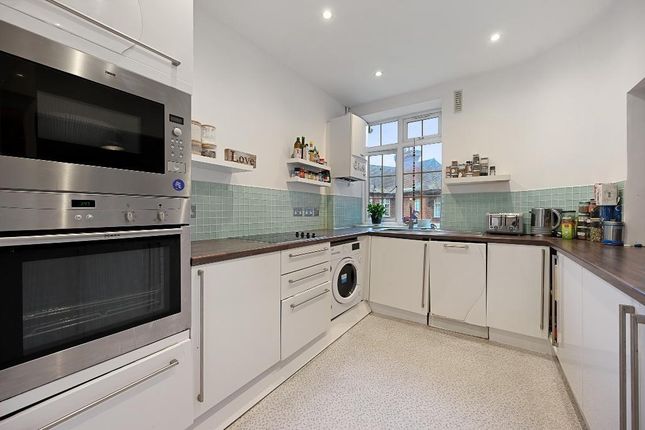 49, Moreland Court, Finchley Road, London photo 2