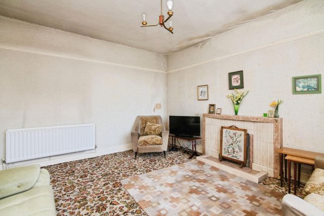 52, Himley Avenue, Dudley photo 4