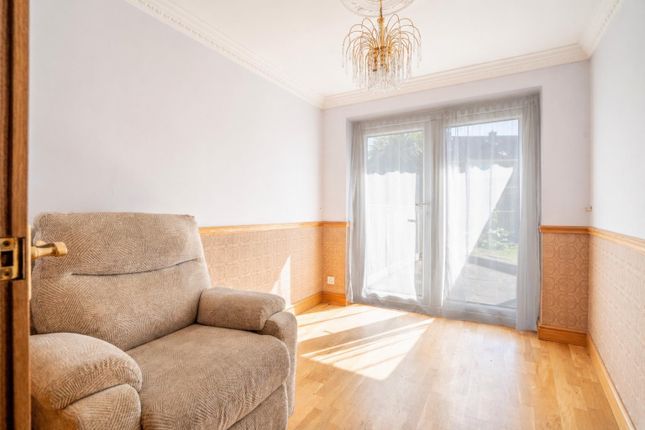 38, Bramley Garth, York photo 4