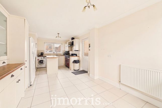 175 Skomer Drive, Milford Haven photo 2