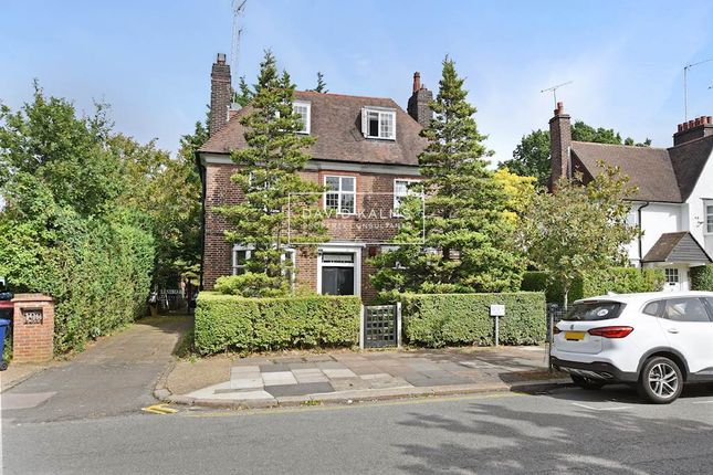 Thumbnail Flat for sale in Willifield Way, London