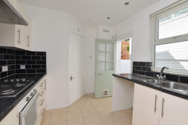Flat A, 4, Sea View Terrace, Folkestone photo 3