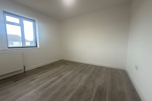 princess park road, rainham photo 5