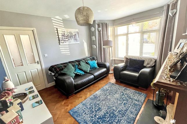 18, Millbrook Crescent, Carmarthen photo 4