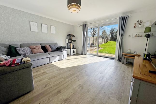 17, Saltspring Drive, Royal Wootton Bassett photo 2