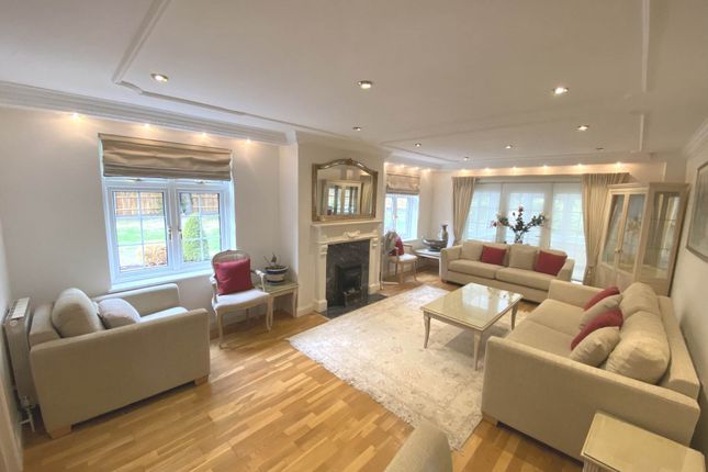 3, Lowther Close, Borehamwood photo 3