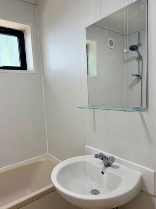95, Northcott Avenue, London photo 5
