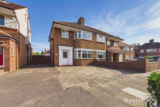 3-bed house on 21 Howberry Close, Edgware, £2,500/mo