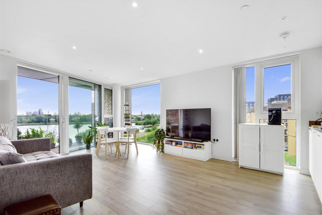 2-bed flat on Flat 26, 42, The Shoreline Building, Newnton Close, London, £675,000