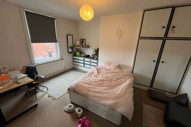 Royal Park Grove, Leeds photo 5