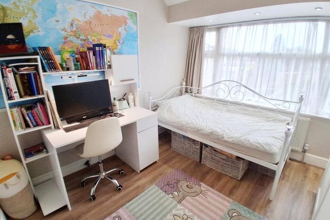 24, Leamington Place, Greater London photo 3