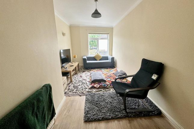 Thumbnail Property to rent in Newport Road, Roath, Cardiff