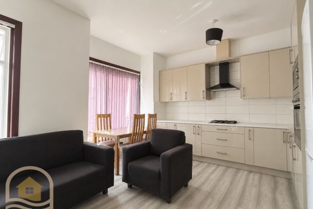 Flat 2, 134, Abbotts Road, Southall photo 3