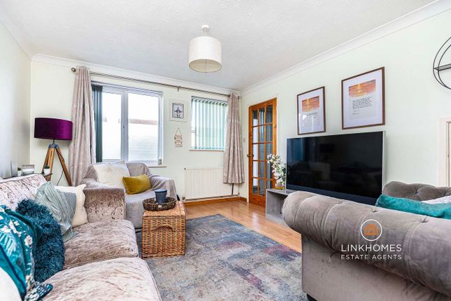48, Aspen Way, Poole photo 3