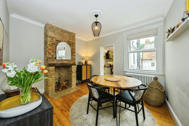 6, Little Roke Avenue, Kenley photo 4